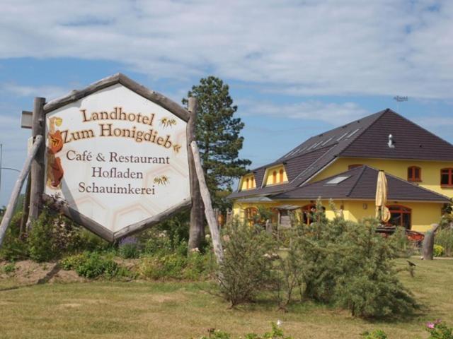 Landhotel Zum Honigdieb Ribnitz-Damgarten Ngoại thất bức ảnh